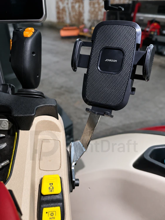 Case IH Steyr AFS Connect Phone Mount 2