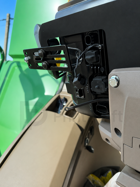 Command Center G5 PLUS Phone Mount 2