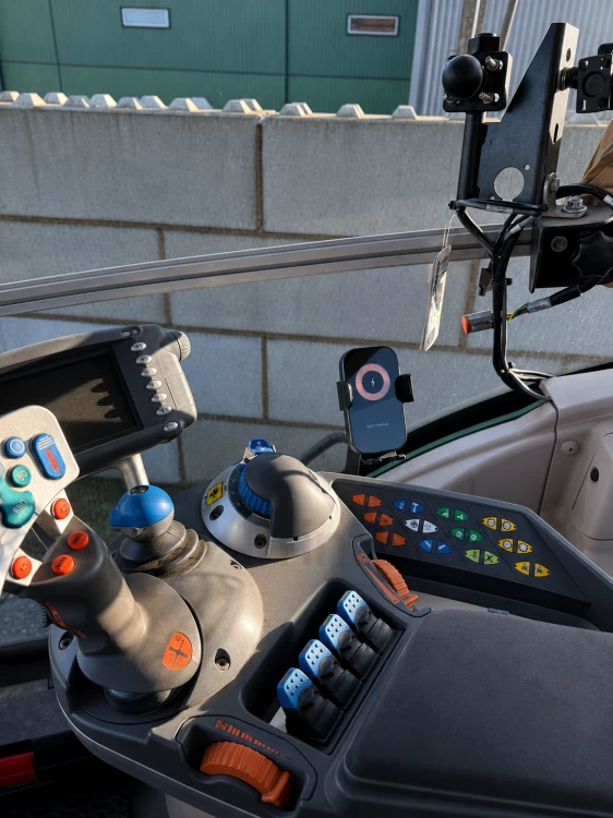 Fendt COM 3 Phone Mount 3