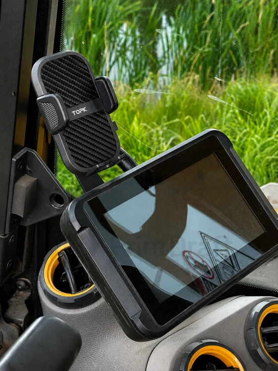 Monitor mdl 402/l6058 JCB Phone Mount
