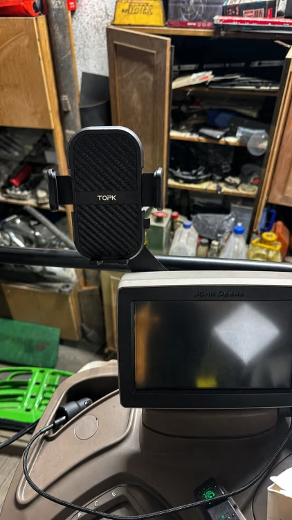 John Deere 6R Series 3 Screw - Phone Mount