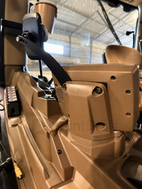 John Deere 6R 4 Screw Phone Mount 3