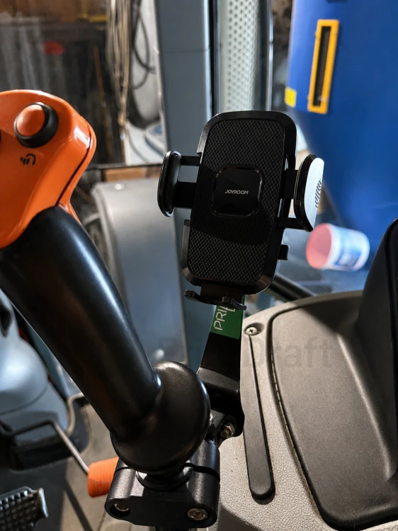 New Holland Power/Range Command Phone Mount