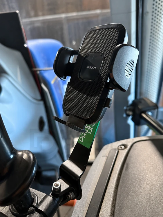 New Holland Power/Range Command Phone Mount 2