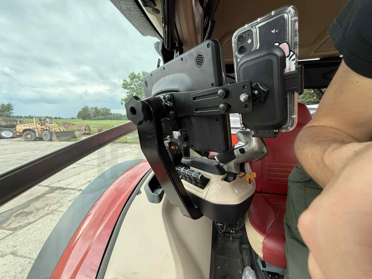 AFS Pro 700 Plus / IntelliView 12 Phone Mount Back