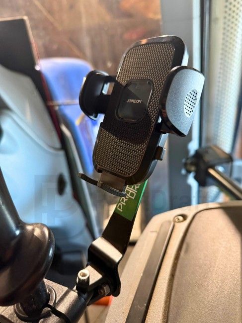 New Holland Power/Range Command Phone Mount Front 2
