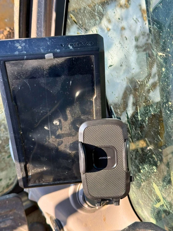 Volvo Phone Mount Front