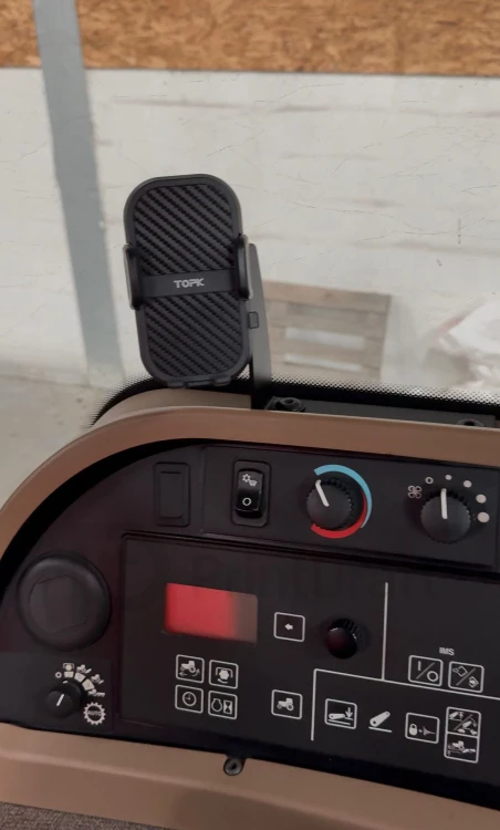 John Deere 7/8 Series Phone Mount Front