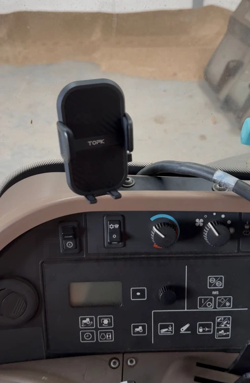 John Deere 7/8 Series Phone Mount Front 2