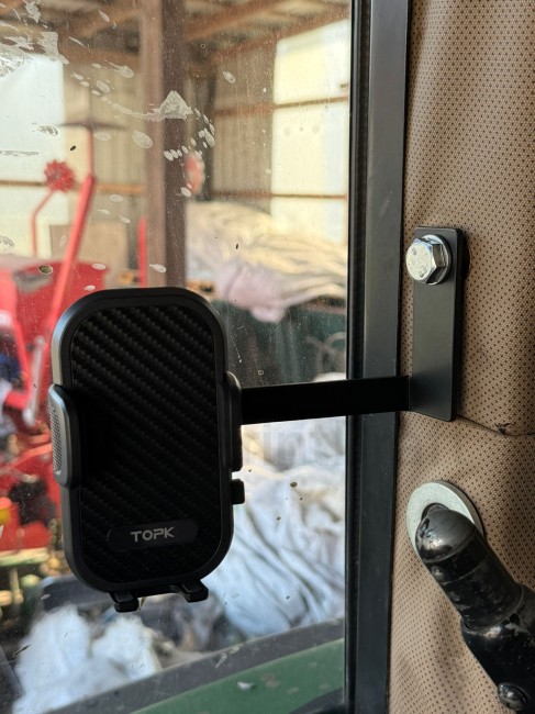 John Deere 5/6/7 Series Phone Mount 1 Screw Back Pillar