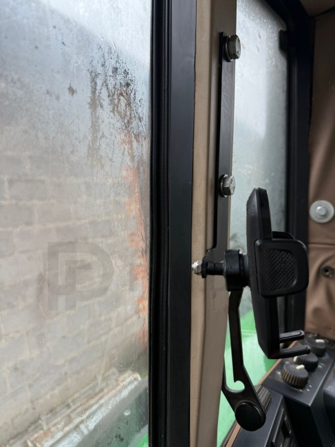 John Deere 5/6/7 Series Phone Mount Back
