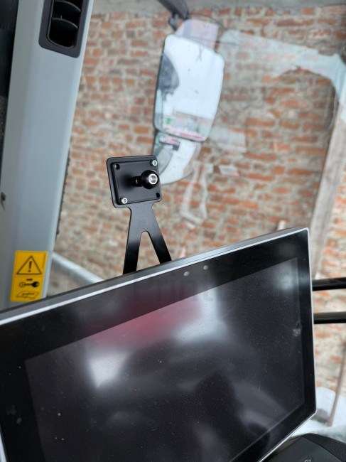 Claas Reduction Phone Mount 2