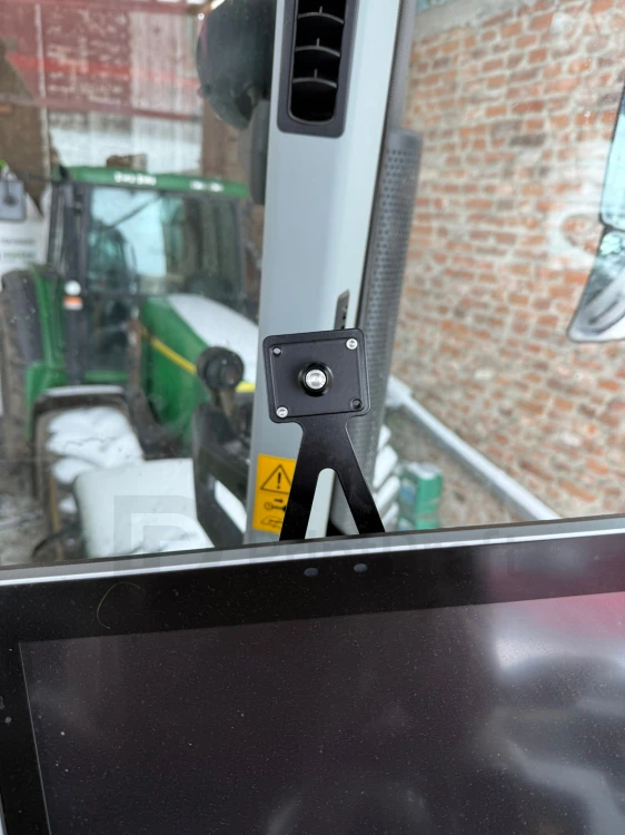 Claas Reduction Phone Mount