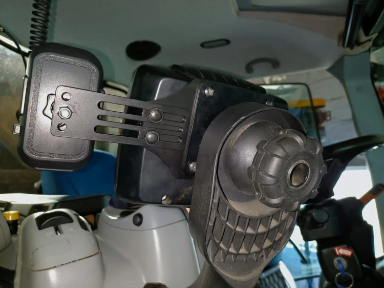 IntelliView 3 / AFS Pro 300 Phone Mount Back