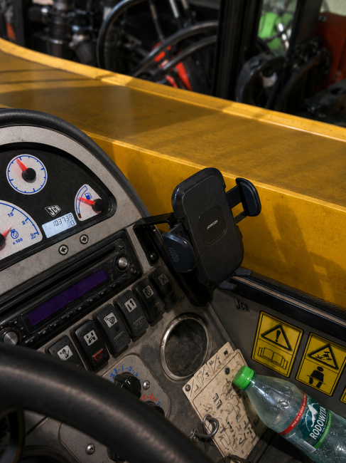 Old jcb phone mount 2