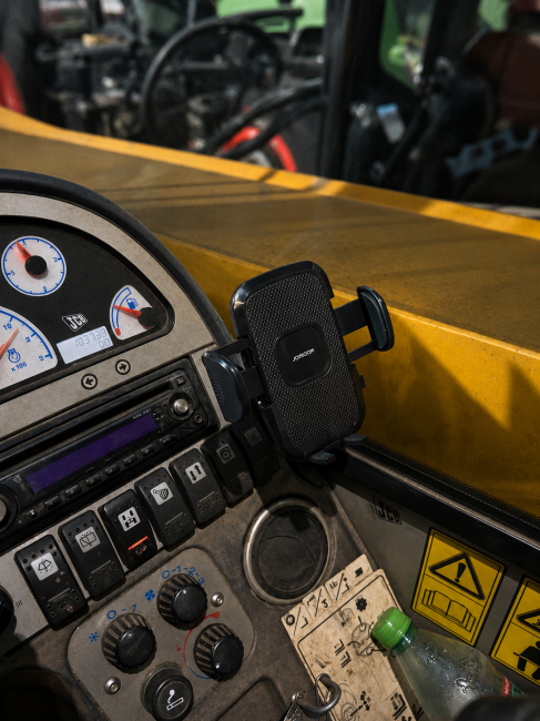Old jcb phone mount 3