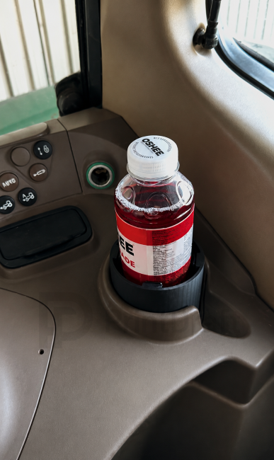 John Deere 6/7 Premium Cupholder Reduction 2