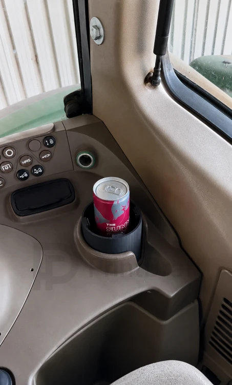 John Deere 6/7 Premium Cupholder Reduction 3