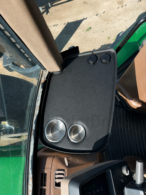 AgriShelf John Deere 6000 series 2